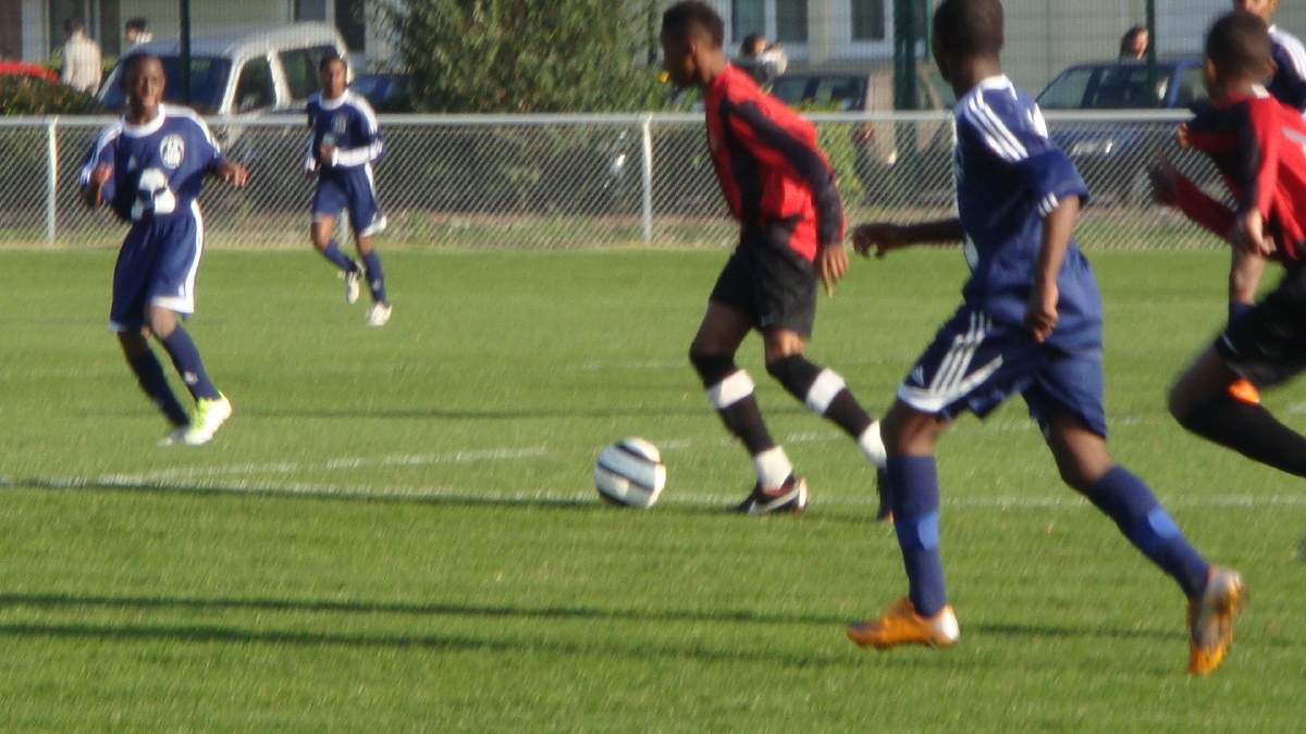 Match Cosmo U15 1 U15 Dsr 4 2 Cergy Pontoise Fc Club Football Cosmopolitan Club De Taverny Footeo