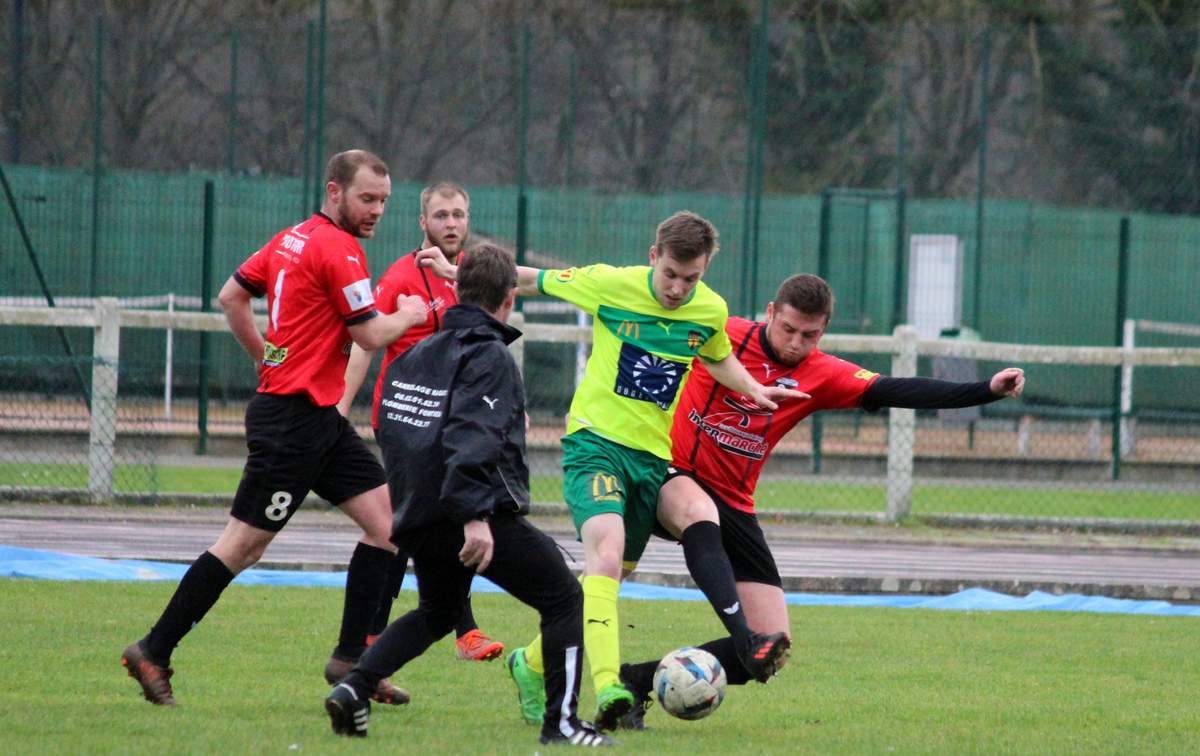 Album - SENIORS A Vs ASVH B : LES PHOTOS DE L'AMICAL - Club Football US ...