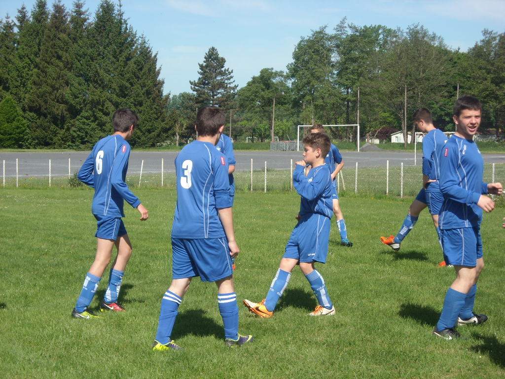 Album Les U15 en tournoi à Arpajon club Football Entente Football